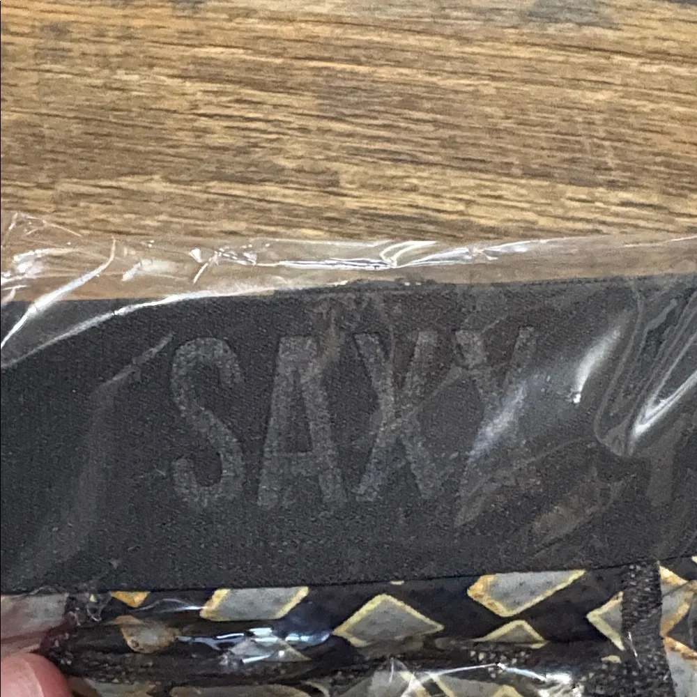 Saxx Black and‎ Gold Geometric Patterned Luster Weave